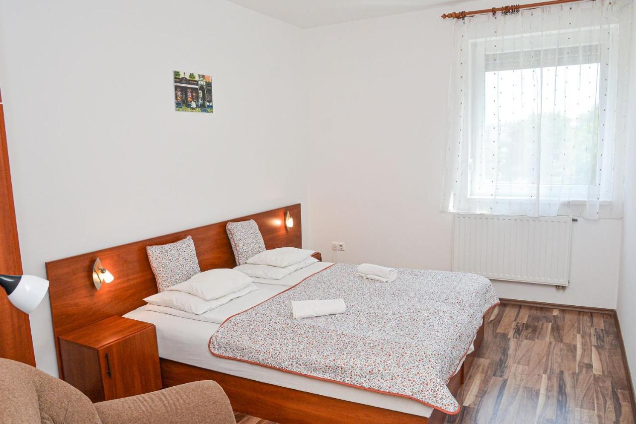 Apartman Ottó Hajduszoboszlo Bagian luar foto