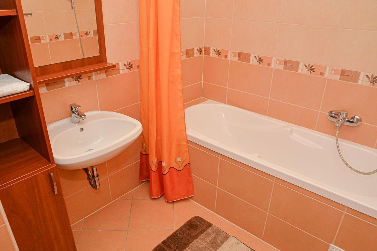 Apartman Ottó Hajduszoboszlo Bagian luar foto