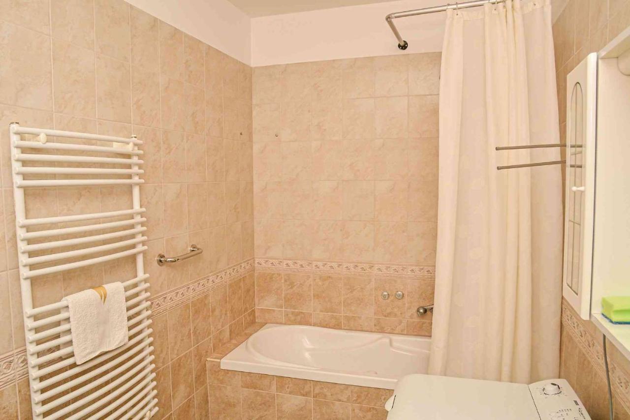 Apartman Ottó Hajduszoboszlo Bagian luar foto